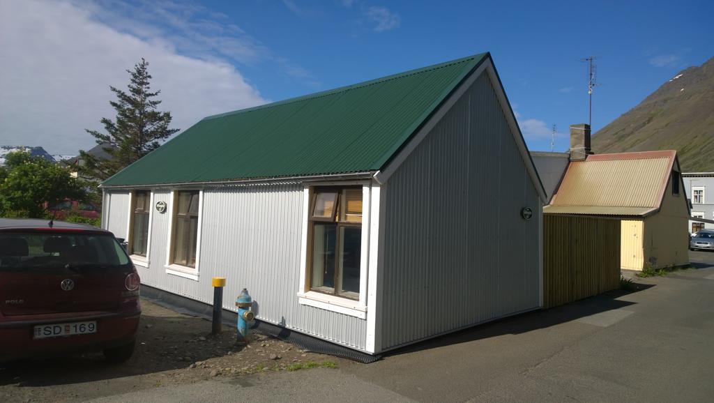 Comfortable Bungalow Isafjordur Room photo